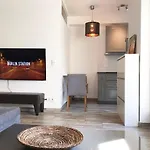 Designer Central Apartment With Terrace & Parking